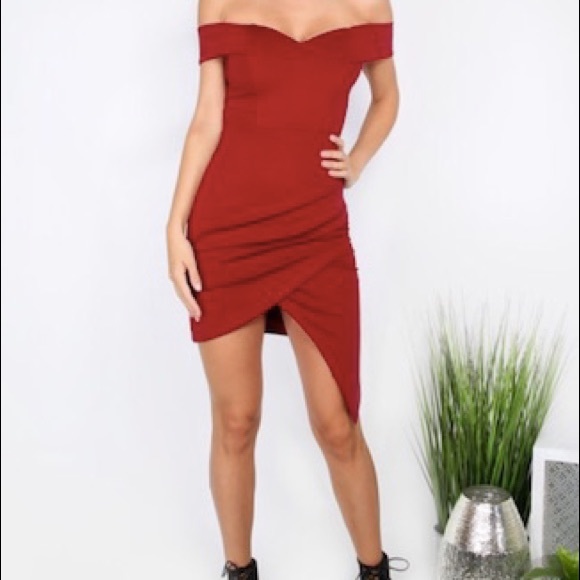 Red Dress - Picture 1 of 2